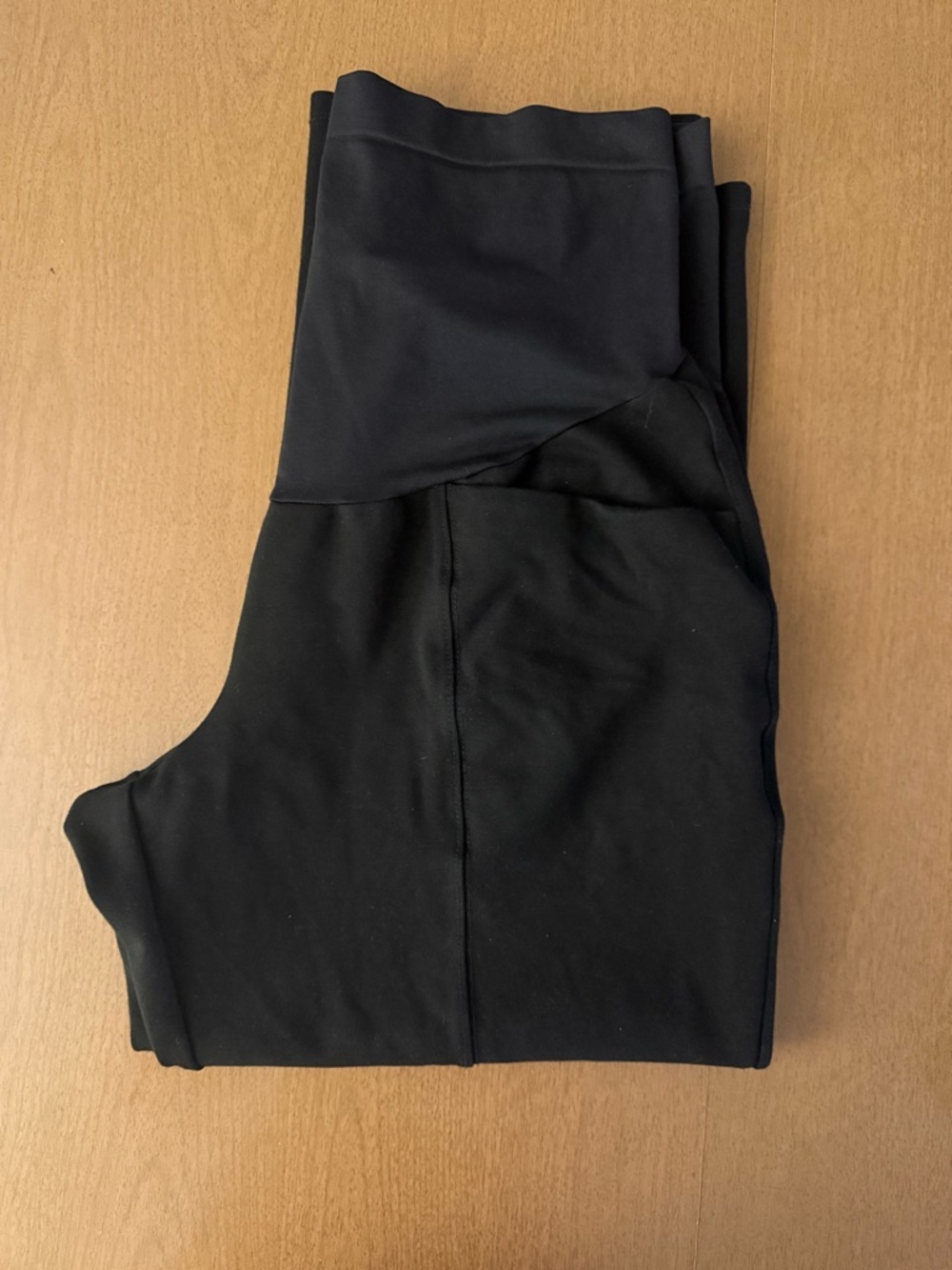 Old Navy Maternity Full-Panel Black Ponte Cropped Pant